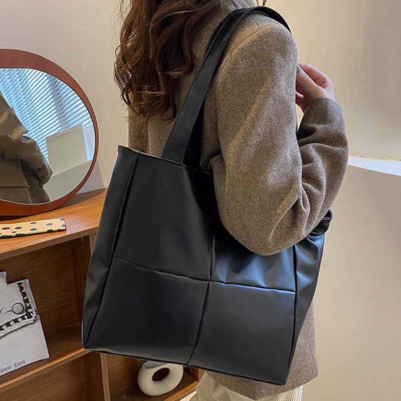 Kaasaskantavad naiste puuvillast polsterdatud nailonist suure mahutavusega reisikäekott Mood sügistalvine ühevärvilised võrega ülemise käepidemega kotid