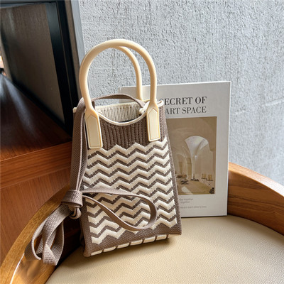 Kommivärvi kootud naiste õla niši disainiga plisseeritud diagonaalne kott Naiste minitelefonikott Kootud väike ostukäekott