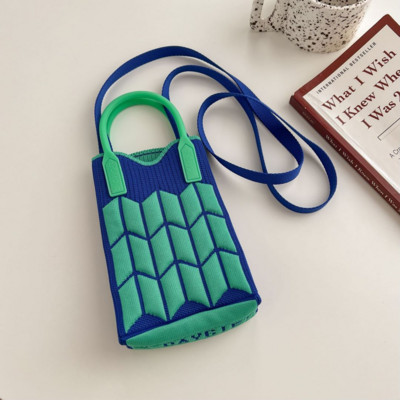 Kommivärvi kootud naiste õla niši disainiga plisseeritud diagonaalne kott Naiste minitelefonikott Kootud väike ostukäekott