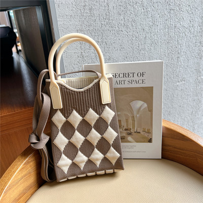 Kommivärvi kootud naiste õla niši disainiga plisseeritud diagonaalne kott Naiste minitelefonikott Kootud väike ostukäekott