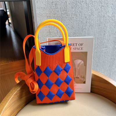 Kommivärvi kootud naiste õla niši disainiga plisseeritud diagonaalne kott Naiste minitelefonikott Kootud väike ostukäekott