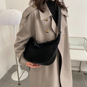 Tepitud naiste Crossbody kott Moodne sügistalvine Nailonist naistekäekott vabaaja pehme kaasaskantav reguleeritav tüdrukutele ostlemiseks