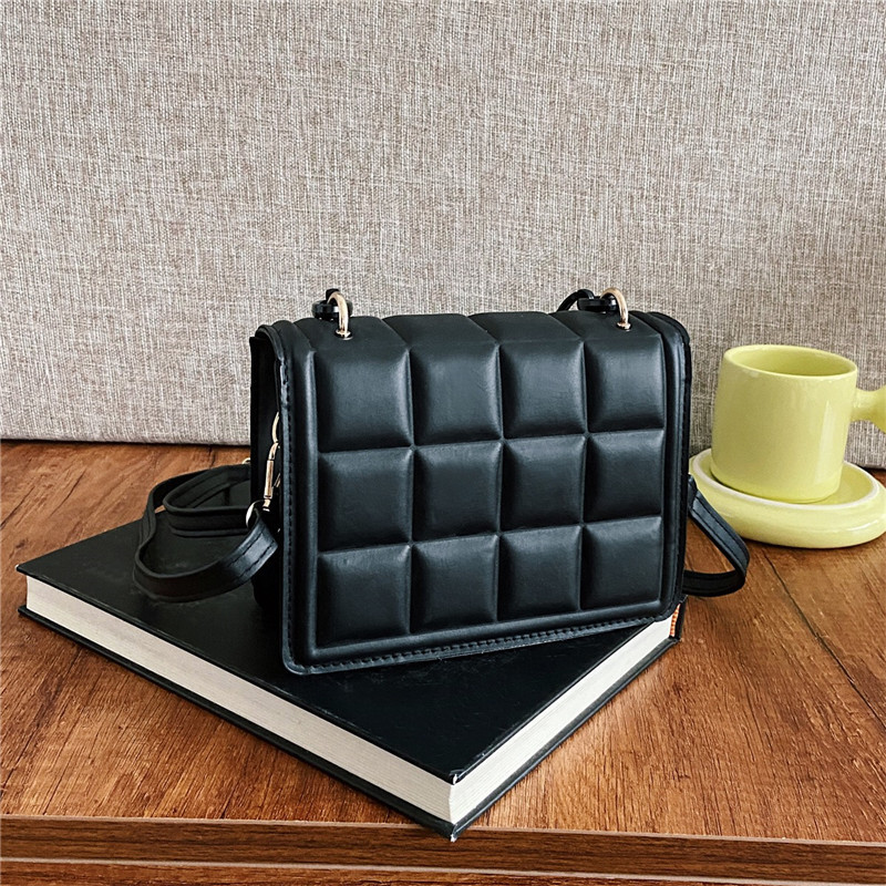 Γυναικεία τσάντα 2022 Trend καρό μικρή τετράγωνη τσάντα Γυναικεία μόδα Απλή διακόσμηση ακρυλικής αλυσίδας Φορητή τσάντα ώμου