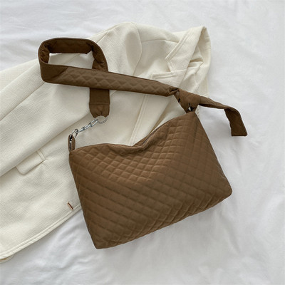 2022. aasta uus mood naiste võrega tepitud käekotid, talvised trendikad naiste õlakottid, puuvillased polsterdatud ketid, disainitud kandekott, rahakott