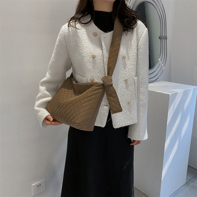 2022. aasta uus mood naiste võrega tepitud käekotid, talvised trendikad naiste õlakottid, puuvillased polsterdatud ketid, disainitud kandekott, rahakott