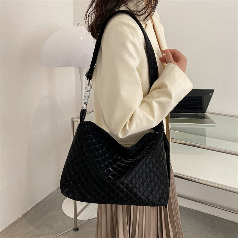 2022. aasta uus mood naiste võrega tepitud käekotid, talvised trendikad naiste õlakottid, puuvillased polsterdatud ketid, disainitud kandekott, rahakott