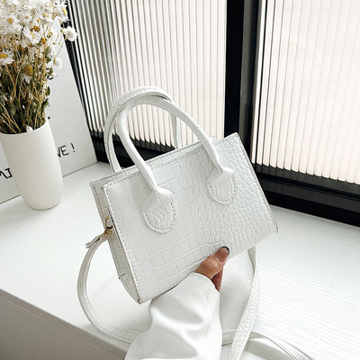 2023. évi krokodilmintás PU bőr táskák női láncos női váll kézitáskák mini pénztárcák utazási keresztes testtáskák