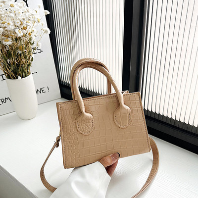 2023. évi krokodilmintás PU bőr táskák női láncos női váll kézitáskák mini pénztárcák utazási keresztes testtáskák