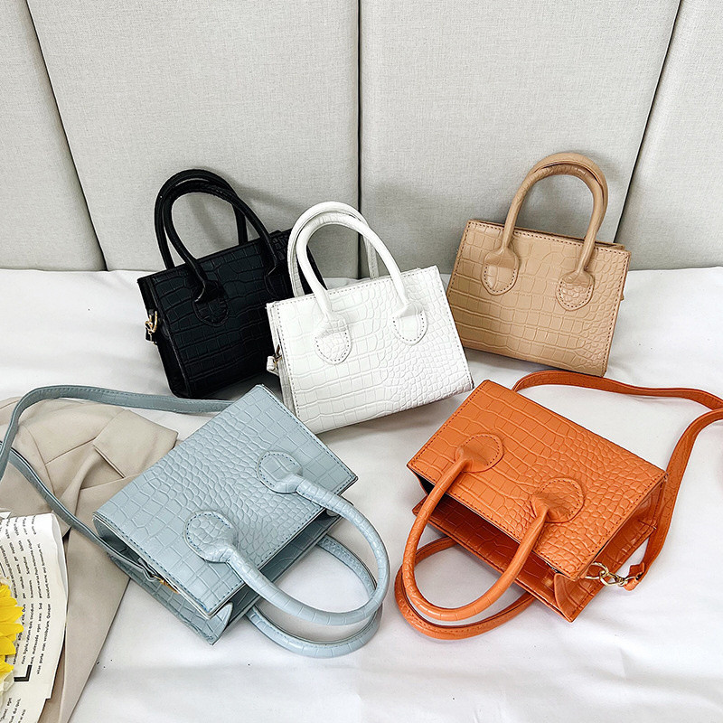2023. évi krokodilmintás PU bőr táskák női láncos női váll kézitáskák mini pénztárcák utazási keresztes testtáskák