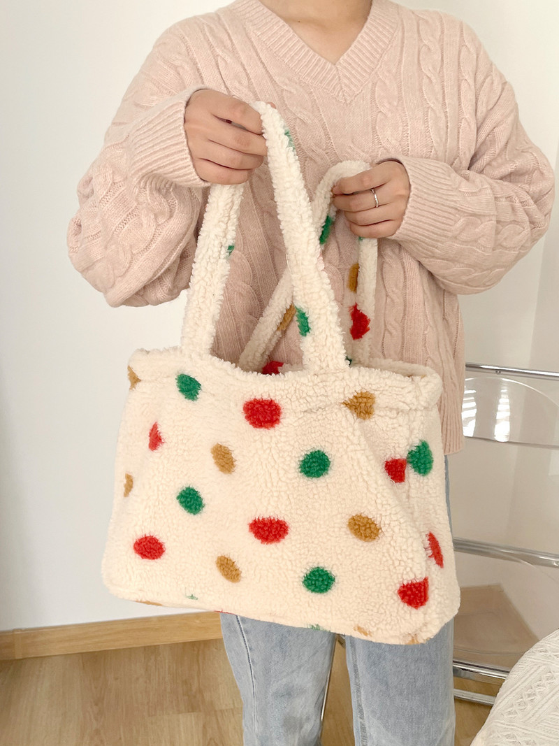 Suure mahutavusega naiste täpiline plüüsist õlakott Lambavillast vest Käekott Ostukotid Talvine soe kohev kandekott