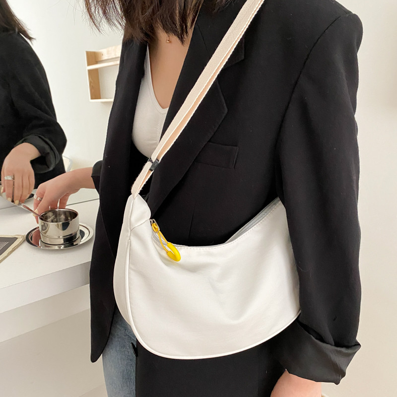 Õlakotid Naiste Tõmblukk Uus Chic Hobos Nailonist Tõmblukk Hipsterid Crossbody Õpilastele Käekotid High Street Shopping Kpop Kaenlaalused