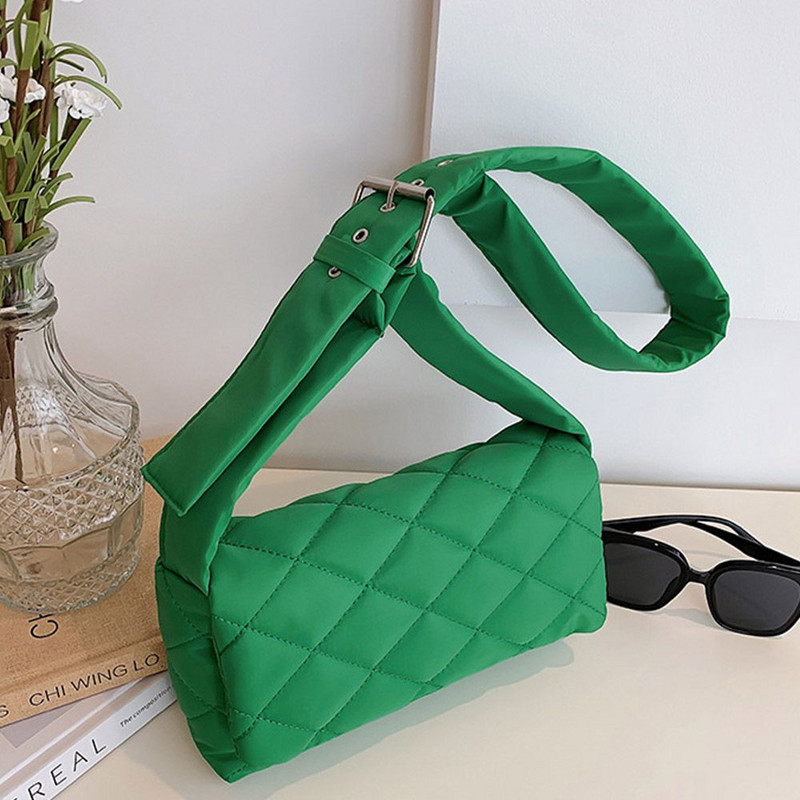 2023. aasta trendi tepitud kandekotid, kerged talvised soojad alla puuvillased polsterdatud ruudulised õlakotid naiste kaenlaalused kotid puhvis käekotid