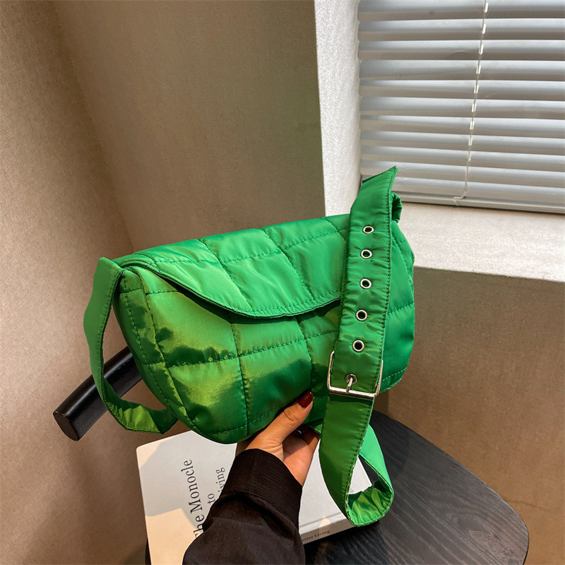 Uus mood Space Pad Puuvillane naiste õlakotid Talvised nailonist polsterdatud tepitud ostukotid Naistele vabaaja kotid käekotid