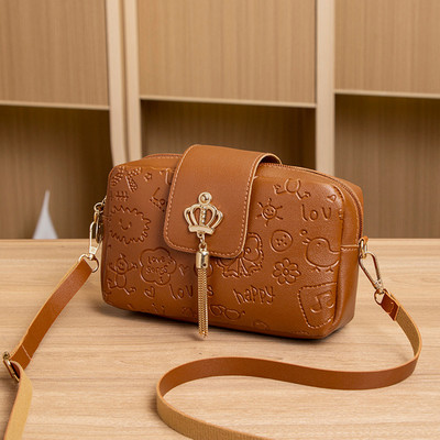 Μίνι γυναικεία χιαστί τσάντα ώμου για κινητά τηλέφωνα Άνοιξη Καλοκαίρι 2022 Νέα Μόδα υφασμένη φούντα γυναικεία τσάντα διαγώνια τσάντα ώμου