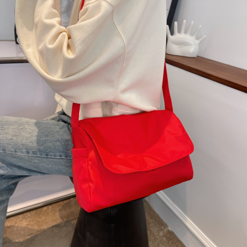 Lihtsa disainiga naiste õlakotid Nailonist naiste kevad New Shopper Messenger Crossbody kotid naistele veekindlad käekotid