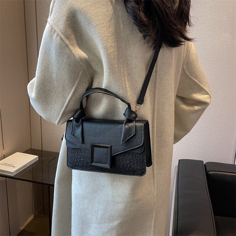 Kvaliteetsed PU-nahast naiste käekotid Luksuslik disainiga naiste õlakott 2023, uus mood, väike ruudukujuline messengeri kott