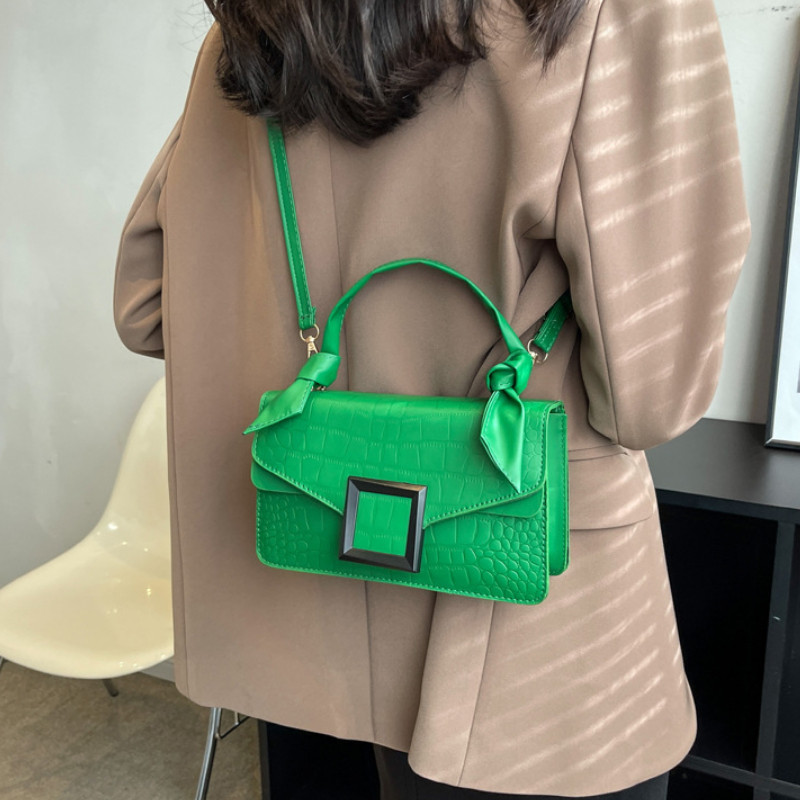 Kvaliteetsed PU-nahast naiste käekotid Luksuslik disainiga naiste õlakott 2023, uus mood, väike ruudukujuline messengeri kott