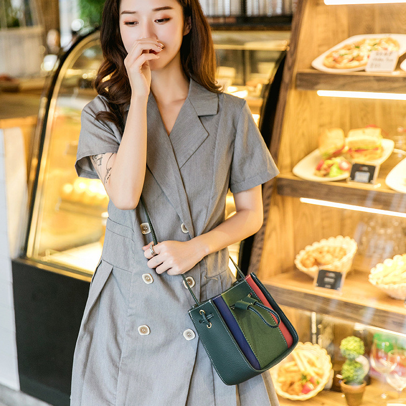 Casual Crossbody kott naistele Triibuline ämbriga õlakott Naiste kotid Luksuslik PU nahast kott Hit Bucket Bag Käekott Messenger