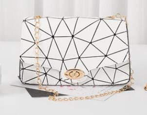 2021 Νέα μοντέρνα μόδα απλή τσάντα Messenger Πολύχρωμη αλυσίδα ώμου Μικρή τετράγωνη τσάντα Δερμάτινη τσάντα πολυτελείας