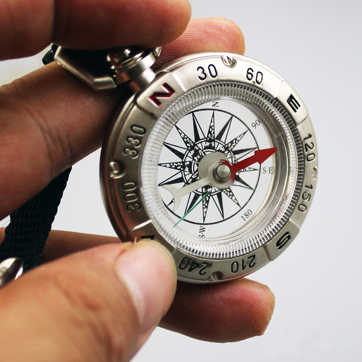 Vanaaegne metallist kaelapael Kaasaskantav võtmehoidja kompass matkamine Matkamine Osuti Osutaja Juhis sportimiseks välitingimustes