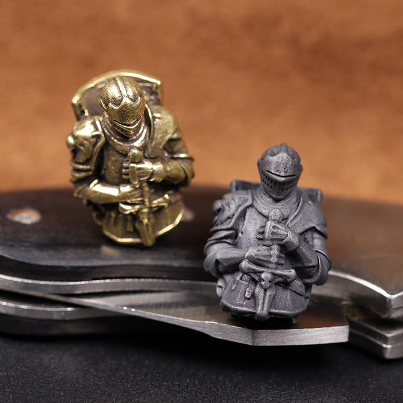 Muutused Templirüütli messingist EDC Retro Paracord Noahelmed Crusader Armour Warrior DIY Vihmavarju köis kootud kaelapaela ripatsid