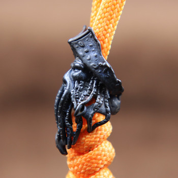 Μαύρο χταπόδι Πρόσωπο Pirate King Figurine Brass Knife Bead Paracord Lanyard κρεμαστό DIY ομπρέλα Σχοινί EDC Αξεσουάρ εξωτερικού χώρου