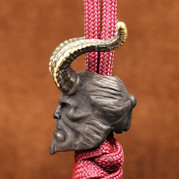 Скулптура с рогата глава на Хелбой, месинг, нож, мъниста, външни EDC, направи си сам паракорд, фенерче, висулка, бижута, талисмани, аксесоари