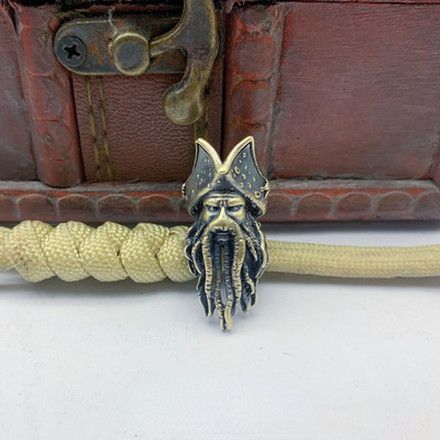 Kuumad filmitegelased Piraadid Kapten Kujukesed messingist Paracord Bead DIY Nuga Pael Ripats Amuletid EDC tarvikud fännidele Kingitus