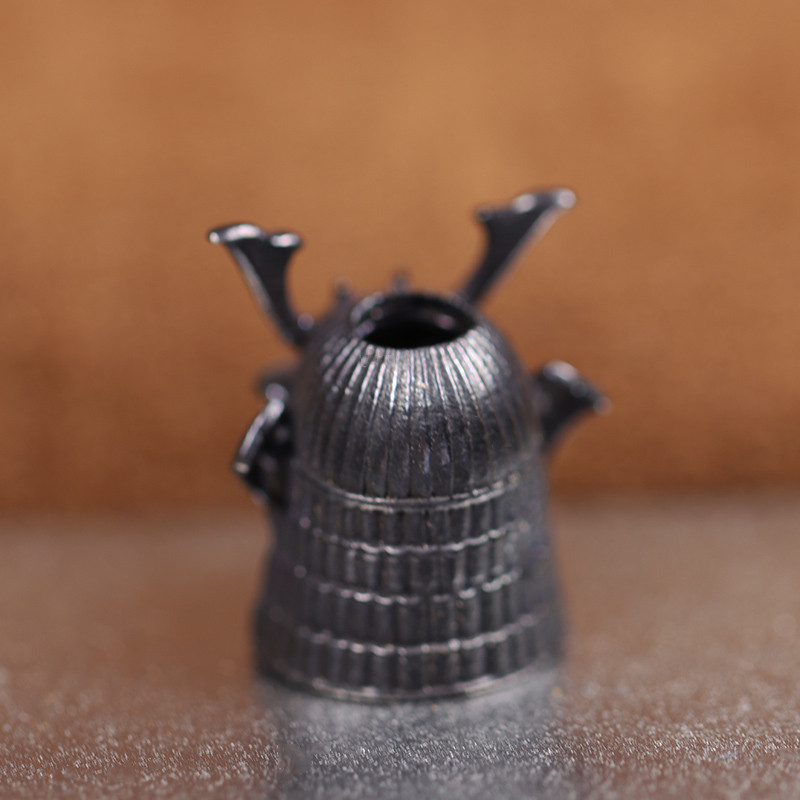 Fekete japán sas orr szamuráj sisak kés gyöngy sárgaréz szőtt paracord zsinór medál kültéri EDC esernyő kötél barkács kiegészítő