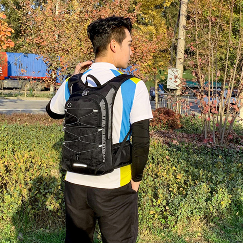 Oxfordi ronimisseljakott, hingav veekindel matkaseljakott, kulumiskindel kihiline hoiuruum, kerge treeningu jaoks