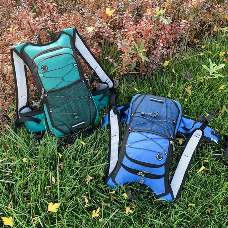 Oxfordi ronimisseljakott, hingav veekindel matkaseljakott, kulumiskindel kihiline hoiuruum, kerge treeningu jaoks