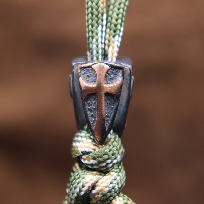 Cuțit din alamă cu scut în cruce, mărgele de bricolaj, umbrelă, frânghie, pandantiv, lanternă, șnur, agățat EDC, instrument de exterior, accesoriu pentru brățară paracord