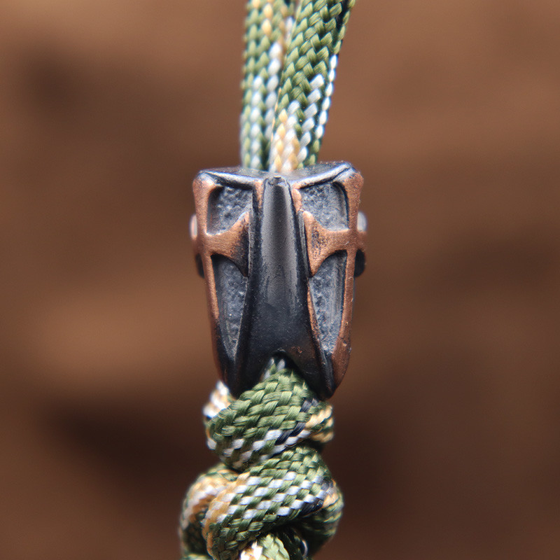 Cuțit din alamă cu scut în cruce, mărgele de bricolaj, umbrelă, frânghie, pandantiv, lanternă, șnur, agățat EDC, instrument de exterior, accesoriu pentru brățară paracord