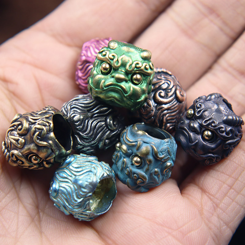 Müütiline metsaline Pixiu pea, skulptuur, nuga rant