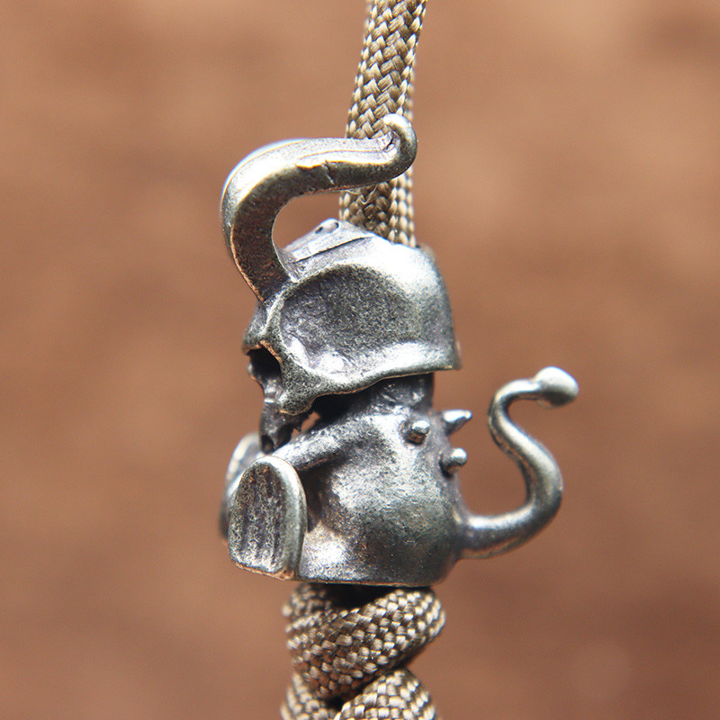 Punk messingist Little Devil Noapärli ripatsid võtmehoidja EDC taskulambi kaelarihmade jaoks