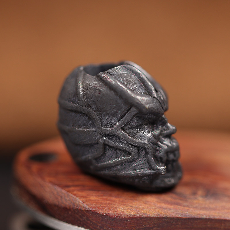 Punasilmne suitsetav sõdalane, koljupea, messingist EDC välistingimustes meisterdatud Paracordi noahelmed, käsitsi valmistatud kaelapaelad ripatsid Aksessuaarid Punk-võlusid