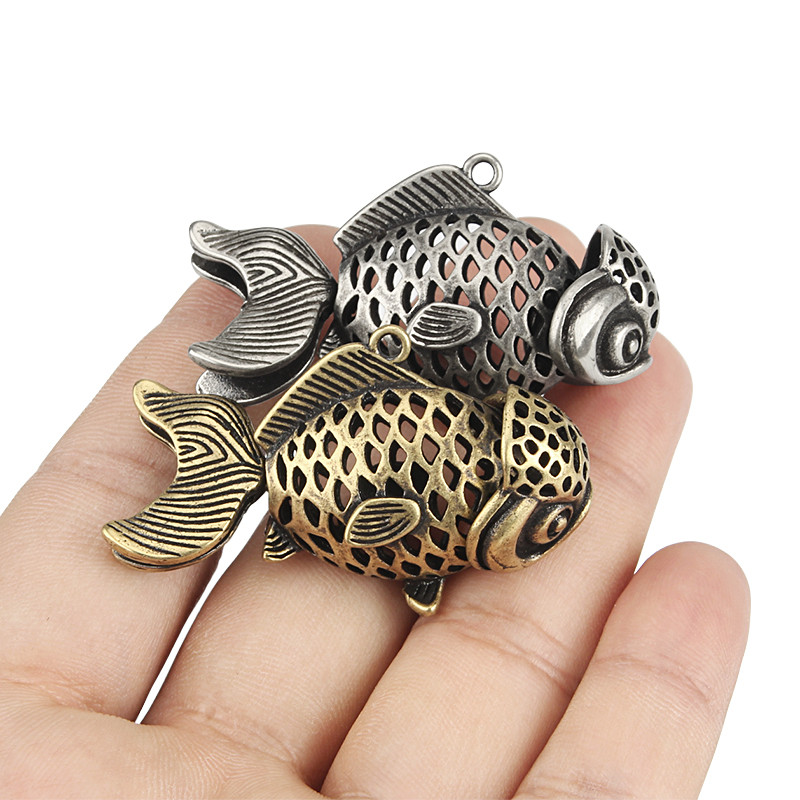 Mărgele din alamă de pește auriu de epocă. Mărgele de pește goale. Bricolaj de bricolaj