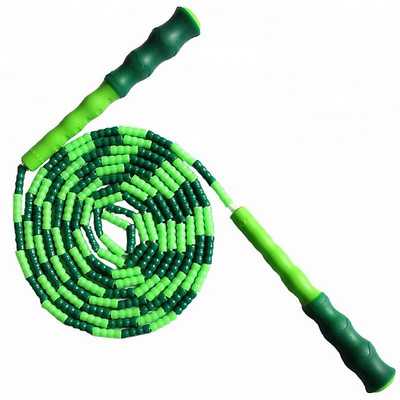 Регулируем прескачащ сегмент с меки мъниста Въже за скачане Неплъзгаща се дръжка Спорт Упражнение във фитнес зала Изгаряне на мазнини Фитнес обучение