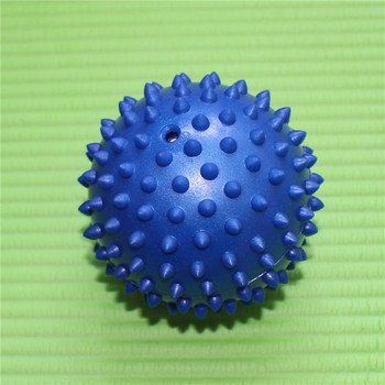 Издръжлива PVC Spiky масажна топка Trigger Point Спорт Фитнес Ръце Облекчаване на болката в краката Облекчаване на плантарен фасциит 7 см топки за упражнения