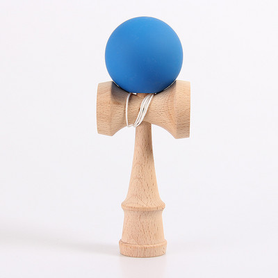 Värvitud puidust Kendama mänguasi õues olevad fitnessipallid treenivad silma-käe koordinatsiooni lastele täiskasvanud õues žongleerimine lõbus spordipall