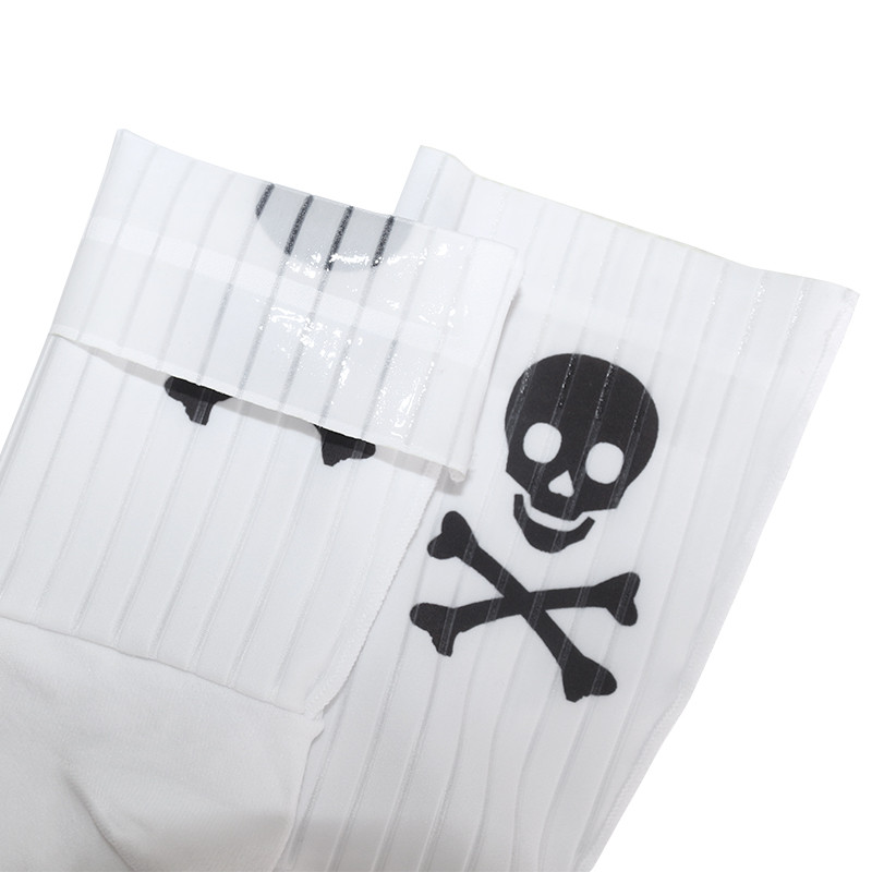 Sport csúszásmentes szilikon varrat nélküli Aero kerékpáros zoknik légáteresztő koponya mintás országúti kerékpáros zokni