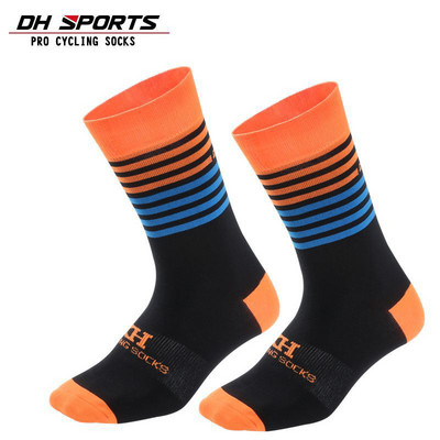 1 ζευγάρι επαγγελματικές μάρκες ποδηλατικές κάλτσες Unisex υψηλής ποιότητας αθλητικές κάλτσες ποδηλάτου κατά της εφίδρωσης Πολύχρωμες λωρίδες κάλτσες εξωτερικού χώρου