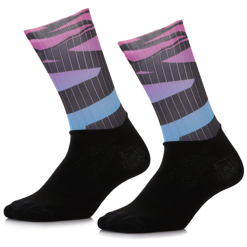 Új csíkos Dot kerékpáros zoknik Kiváló minőségű professzionális márkájú sportzokni Légáteresztő kerékpáros zokni kültéri versenyzokni