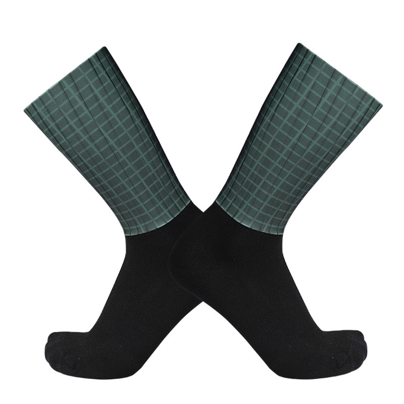 Új rácsos kerékpáros zokni csúszásmentes szilikon férfi női sportzokni menő légáteresztő nyári Aero bringás zokni Calcetines Ciclismo