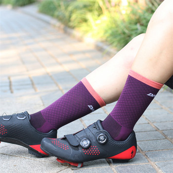 DH SPORTS Висококачествени професионални чорапи за колоездене Мъже Дамски чорапи за велосипеди Спорт на открито Бягане MTB Bike Дишащи чорапи за велосипеди