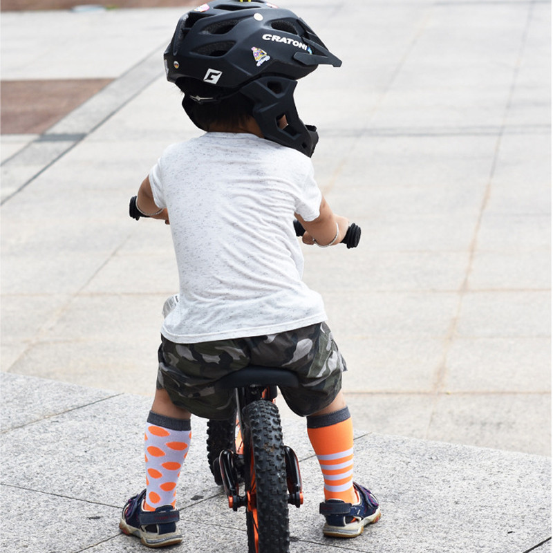 3–6-aastastele lastele mõeldud spordisokid, pikad sukad, kompressioonrattasokid, laste välijalgrattasokid, igaks hooajaks