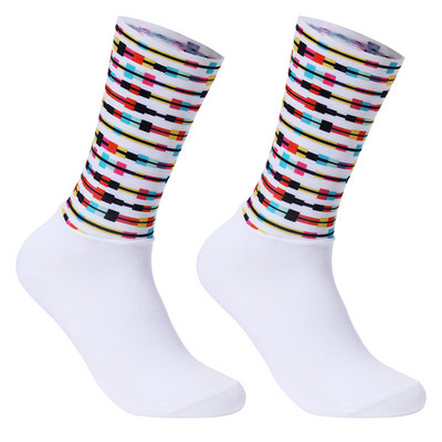 2023 Professzionális sportzokni Légáteresztő országúti kerékpárzokni Szabadtéri sport-versenyzés kerékpáros zokni