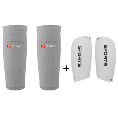 1 paar jalgpalli kaitsvaid sokke, millel on tasku jalgpalli jaoks säärekaitsmed säärevarrukad toetavad säärekaitset täiskasvanutele