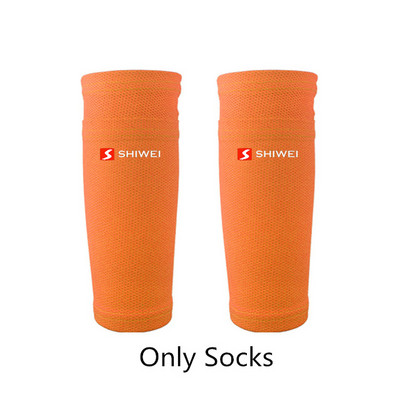 1 paar jalgpalli kaitsvaid sokke, millel on tasku jalgpalli jaoks säärekaitsmed säärevarrukad toetavad säärekaitset täiskasvanutele