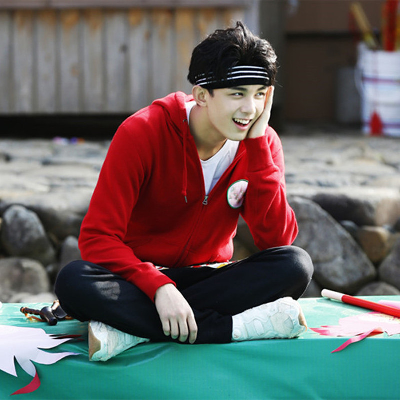 1 DB V elasztikus fejpánt sporttartozék tánc tenisz fejpánt szalag sztreccs csíkok fekete fehér hajpánt hip hop izzadságszalag